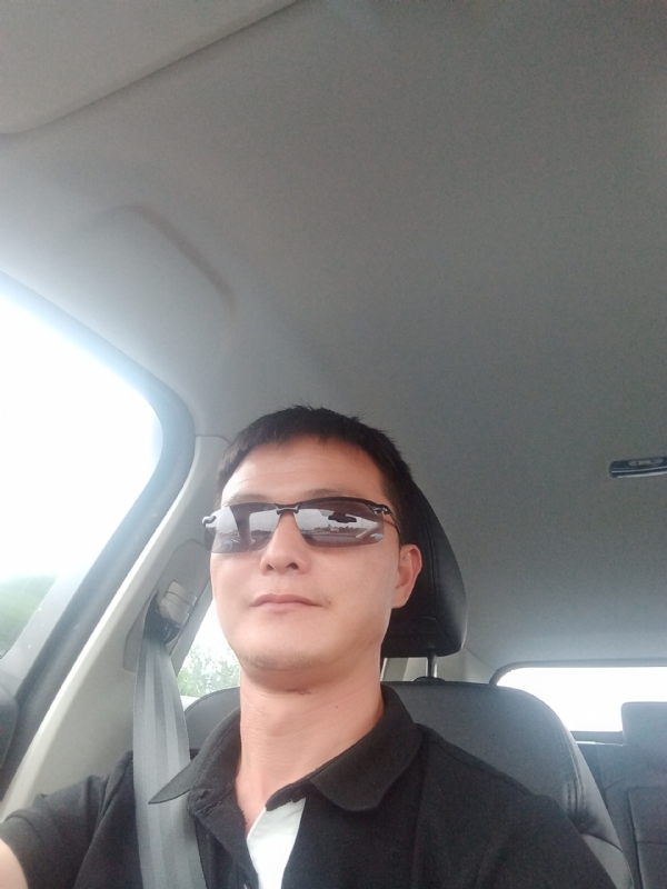 孤独的男人的第二张照片--浙江蓝颜知己交友网